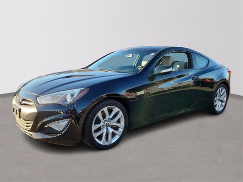 Used 2016 Hyundai Genesis 3.8 image 3