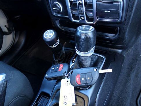 Used 2020 Jeep Gladiator Sport w/ Quick Order Package 24S image 15