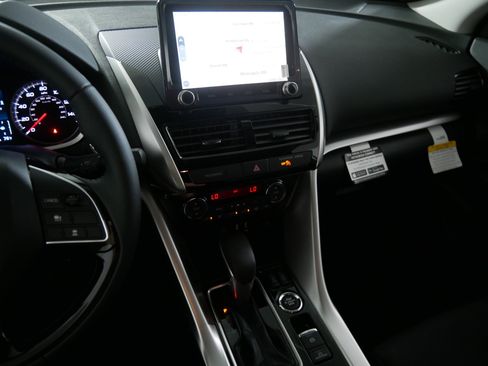 New 2025 Mitsubishi Eclipse Cross SE image 5