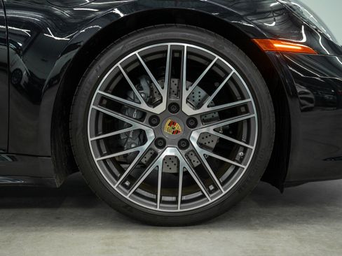 Used 2024 Porsche 911 Targa 4 w/ Sport Package AWD/4WD image 40