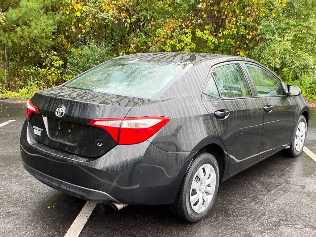 Used 2016 Toyota Corolla LE FWD image 5