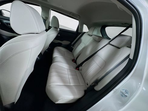 Used 2025 Honda HR-V EX-L image 18