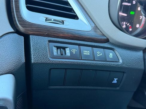 Used 2017 Hyundai Santa Fe SE image 14