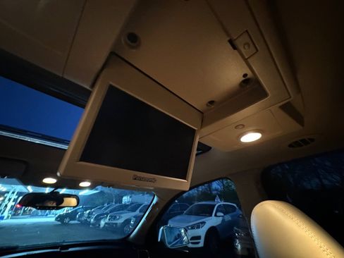 Used 2012 GMC Acadia Denali FWD image 19
