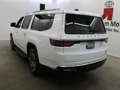 Used 2024 Jeep Wagoneer L Series II image 3
