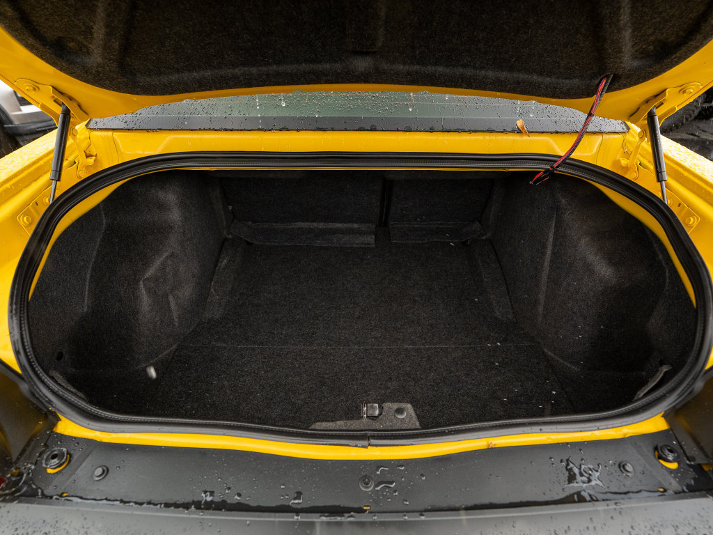 Used 2012 Dodge Challenger SRT8 Yellow Jacket w/ Premium Sound Group RWD image 9