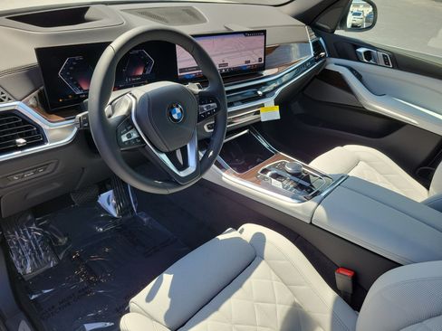 New 2026 BMW X5 xDrive40i w/ Climate Comfort Package AWD/4WD image 18