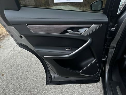 Used 2023 Jaguar F-PACE image 13