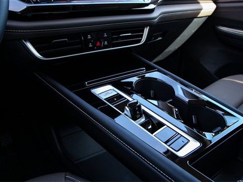 New 2026 Volkswagen Atlas SEL image 23