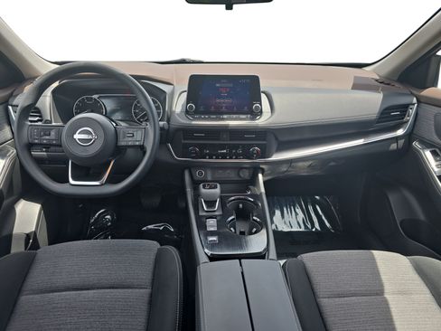 Used 2023 Nissan Rogue SV FWD image 9