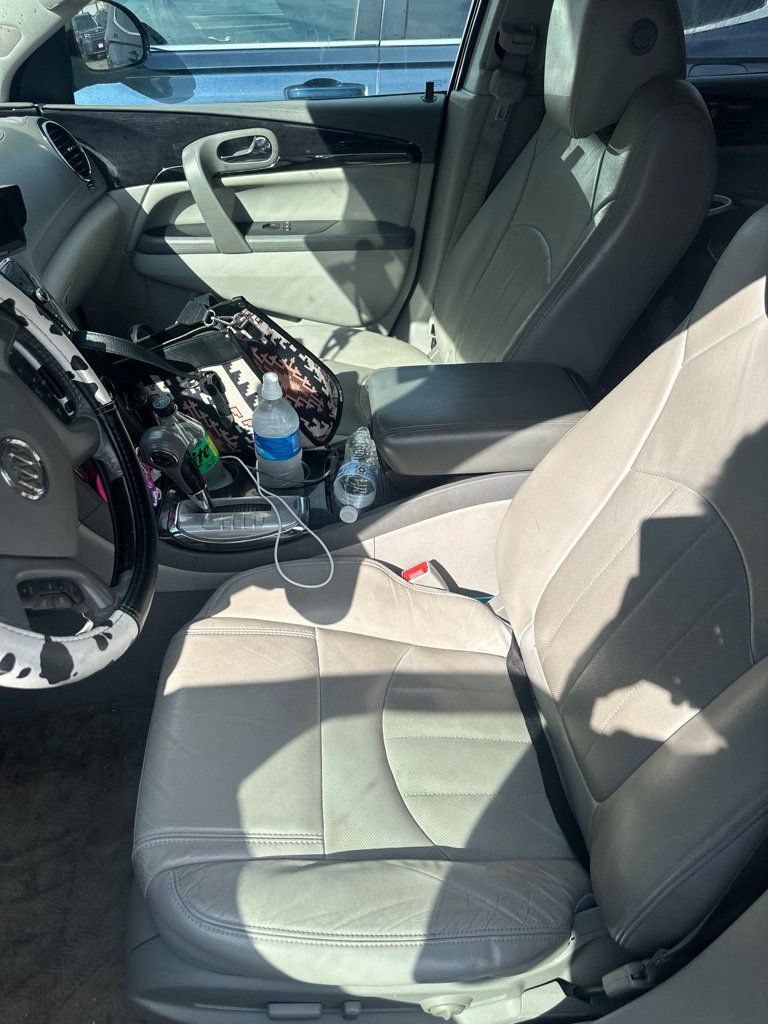 Used 2015 Buick Enclave Leather FWD image 2