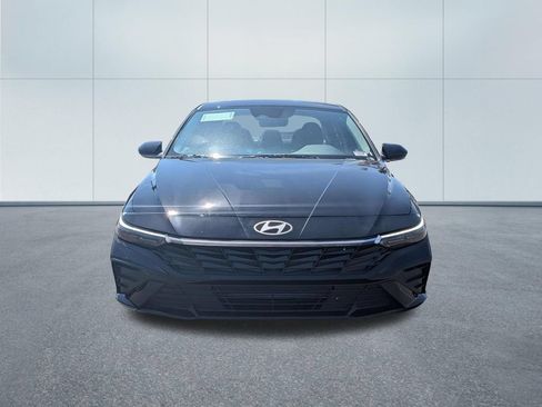 New 2026 Hyundai Elantra SE FWD image 9