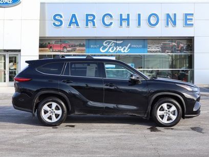 Used 2022 Toyota Highlander LE