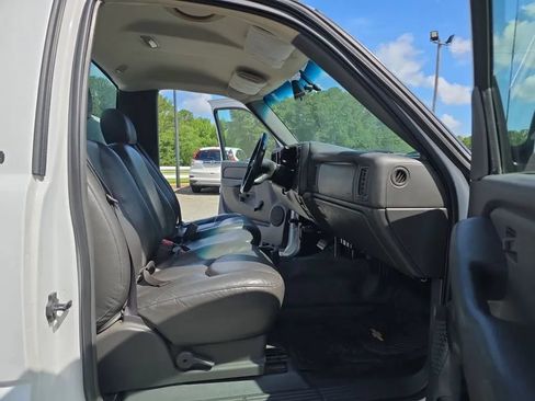Used 2003 Chevrolet Silverado 2500 2WD Regular Cab image 23
