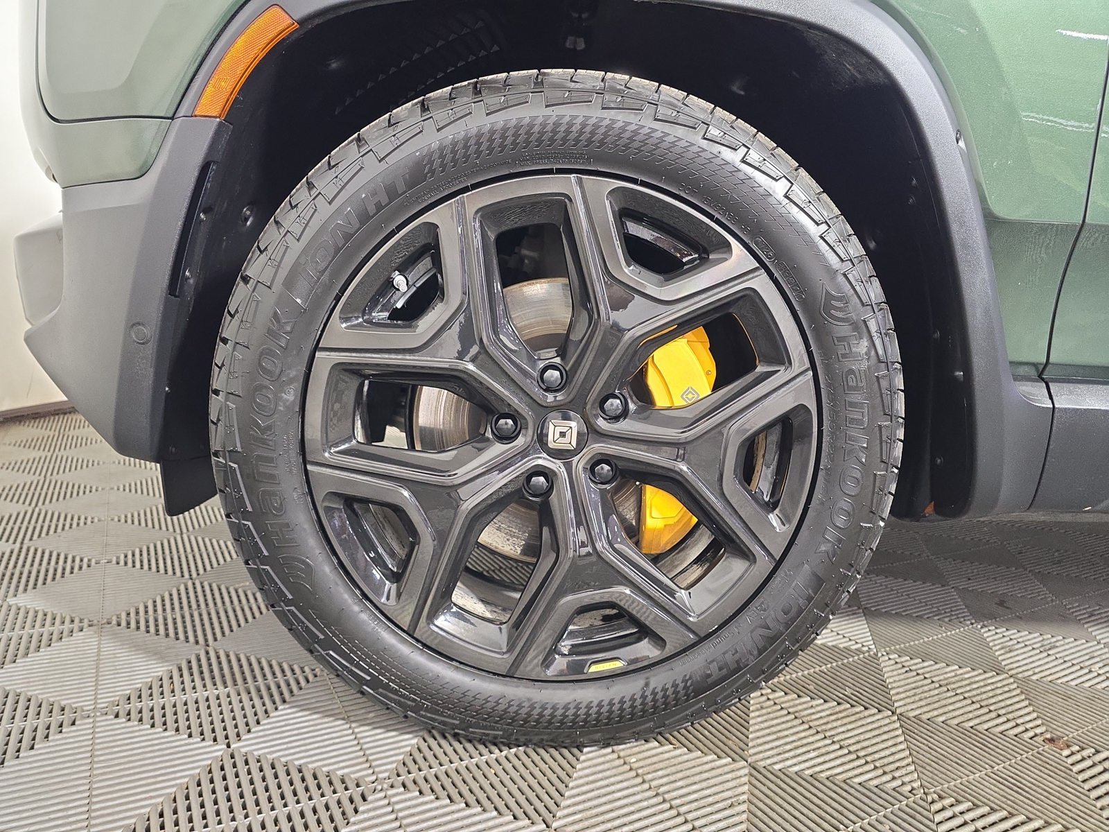 Used 2023 Rivian R1T Adventure Quad AWD/4WD image 9