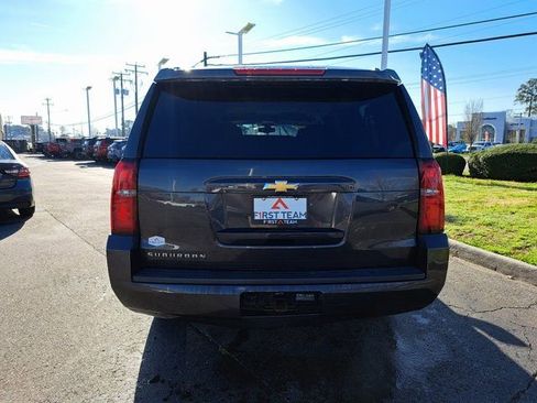 Used 2016 Chevrolet Suburban LS image 9