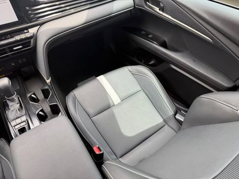 Used 2025 Toyota Camry SE w/ Convenience Package FWD image 26