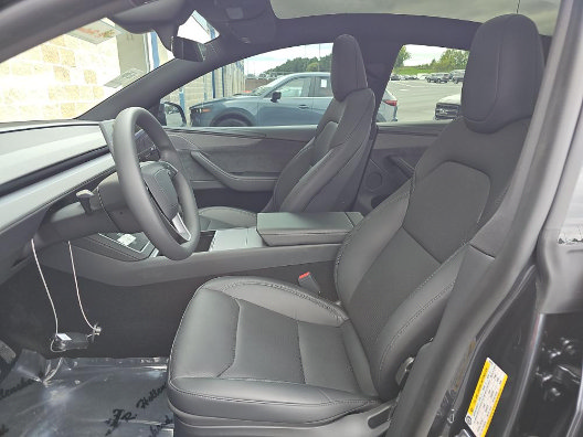 Used 2026 Tesla Model Y AWD image 3