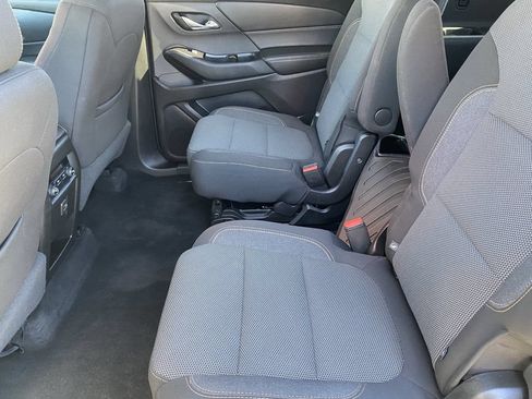 Used 2018 Chevrolet Traverse LT FWD image 21