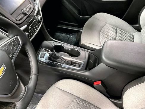 Used 2023 Chevrolet Equinox LT w/ Driver Convenience Package AWD/4WD image 17