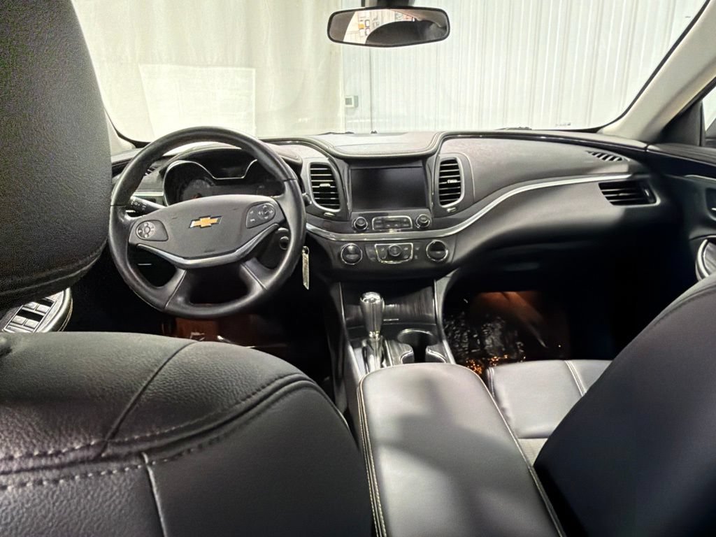 Used 2016 Chevrolet Impala LT FWD image 3