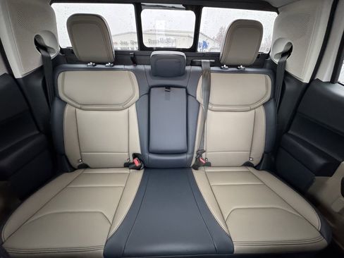 Used 2025 Ford Maverick Lariat image 14