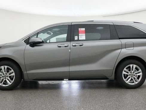 New 2026 Toyota Sienna Limited image 19