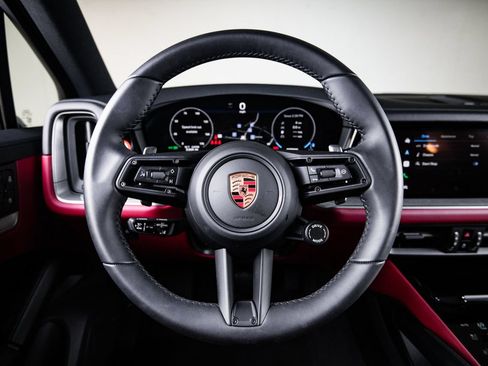Certified 2026 Porsche Cayenne AWD/4WD image 26