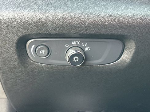 Certified 2023 Chevrolet Traverse RS FWD image 10