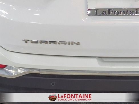 Used 2024 GMC Terrain SLT image 29