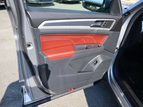 Used 2021 Volkswagen Atlas Cross Sport SEL Premium AWD/4WD image 17