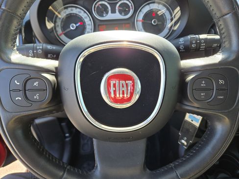 Used 2015 FIAT 500L Trekking image 21