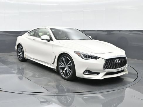 Used 2017 INFINITI Q60 3.0t w/ Premium Plus Package 3.0T RWD image 11