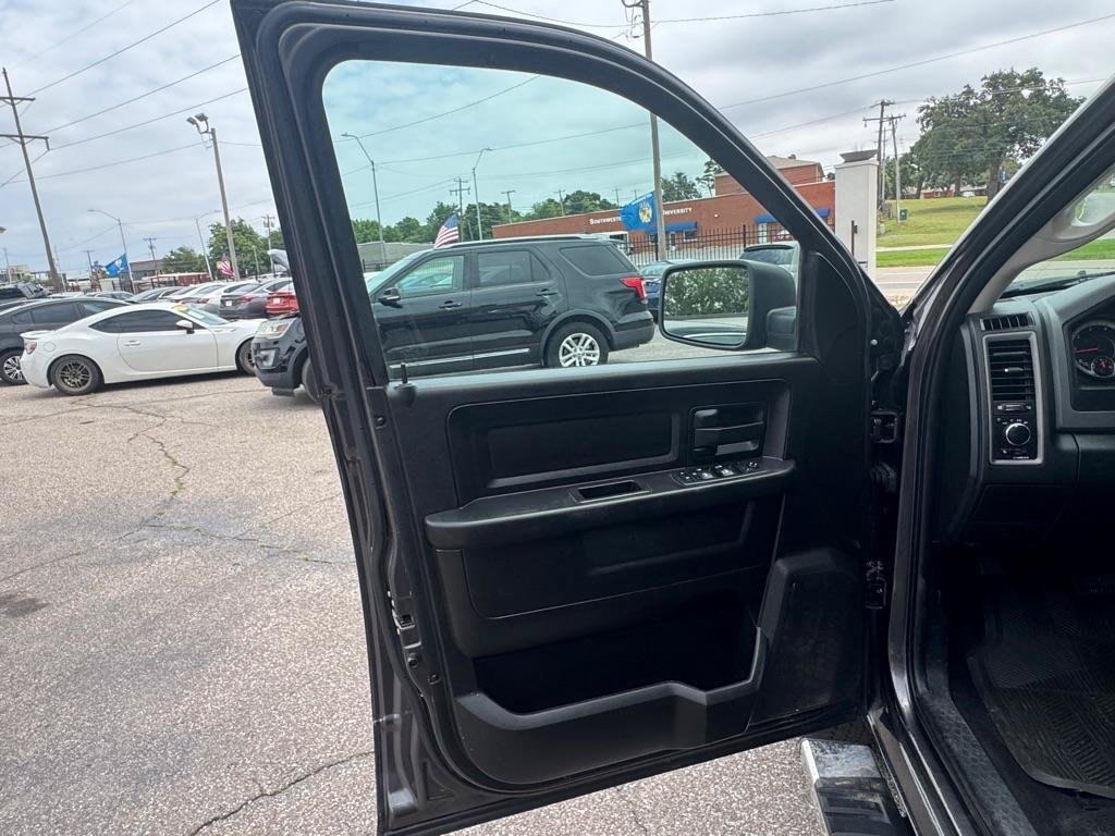 Used 2019 RAM 1500 Tradesman w/ Chrome Plus Package RWD image 18