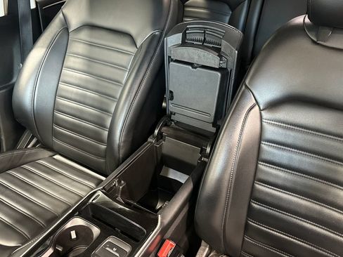 Used 2019 Ford Edge SEL w/ Equipment Group 201A AWD/4WD image 25