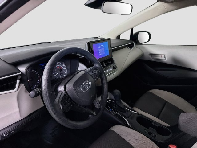 Used 2025 Toyota Corolla LE FWD image 21