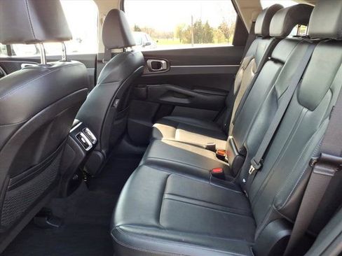 Used 2024 Kia Sorento S image 26