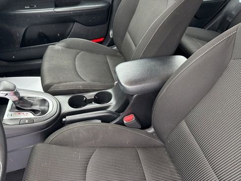 Used 2019 Kia Forte LXS image 22