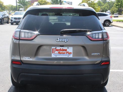 Used 2020 Jeep Cherokee Latitude Plus FWD image 7