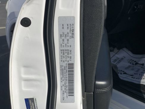 Used 2017 Dodge Durango GT image 32