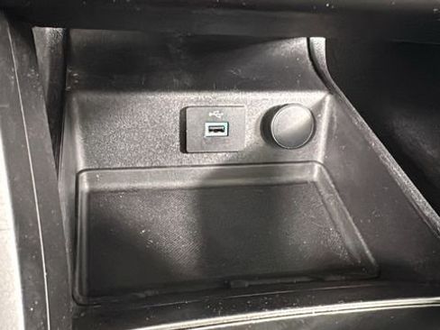 Used 2018 Ford Fusion SE w/ Equipment Group 601A image 26