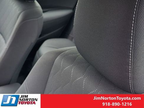 Used 2025 Toyota Corolla LE FWD image 16