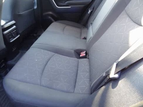 Used 2022 Toyota RAV4 XLE image 20