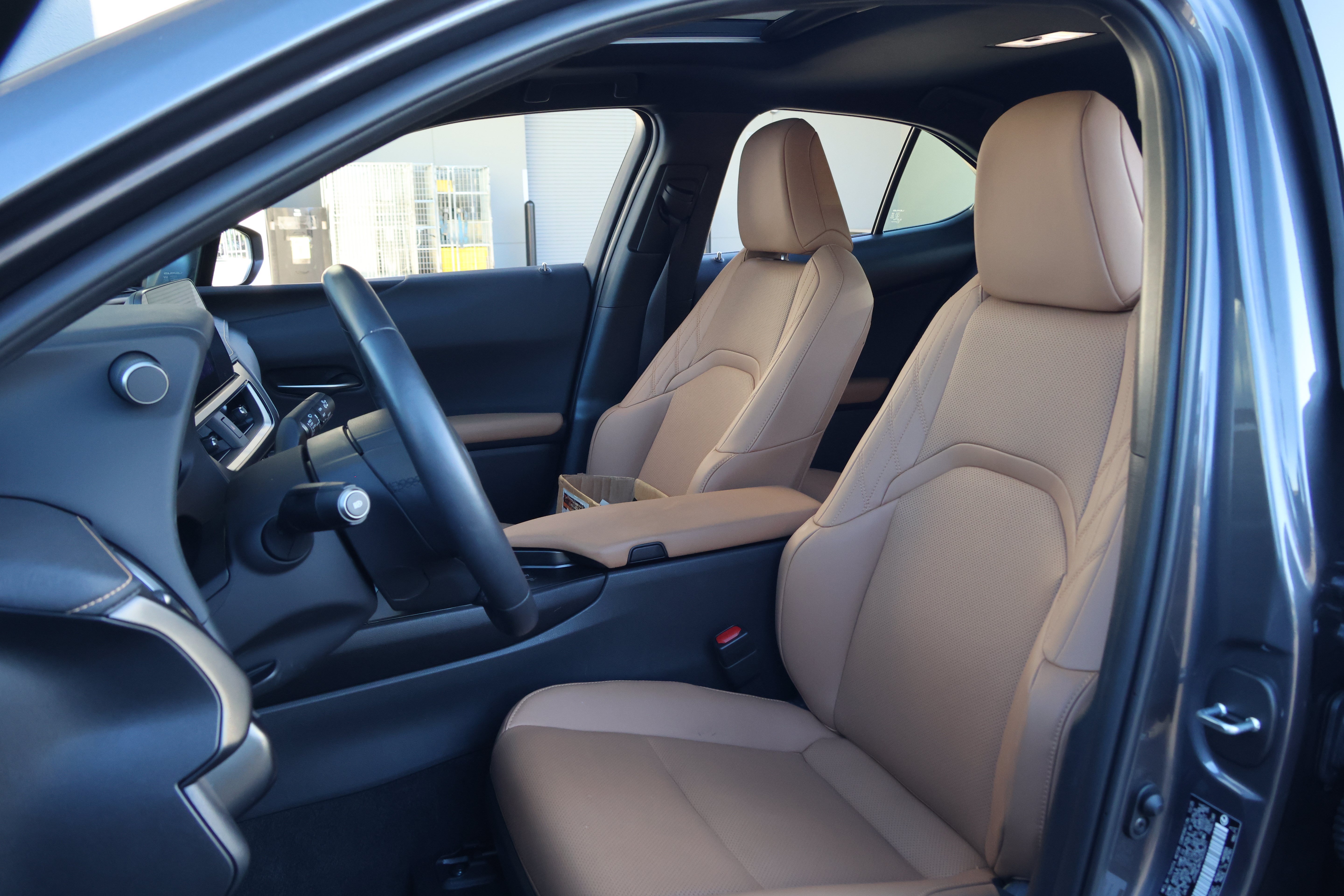 Used 2025 Lexus UX 300h FWD w/ Accessory Package (Z1) image 33