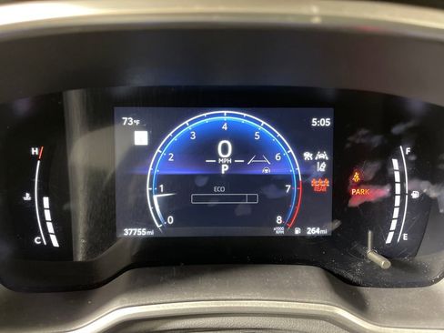 Used 2024 Toyota Corolla Cross XLE w/ Convenience Package image 20