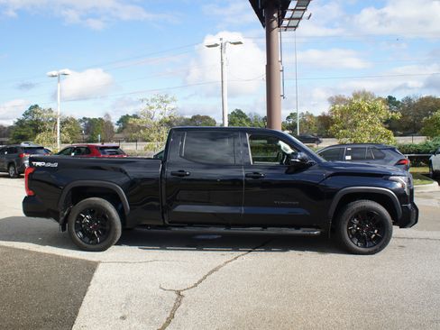 Used 2024 Toyota Tundra Limited image 23