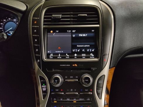 Used 2017 Lincoln MKX Reserve w/ Lincoln MKX Climate Package image 25