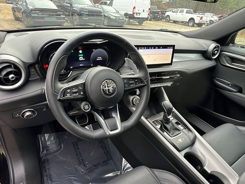 Used 2024 Alfa Romeo Tonale Veloce w/ Active Assist Package image 25