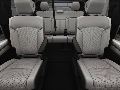 New 2025 Jeep Wagoneer L Series II image 16