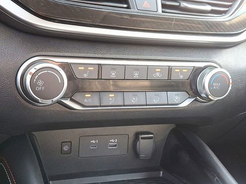 Used 2023 Nissan Altima 2.5 SR w/ SR Premium Package AWD/4WD image 18